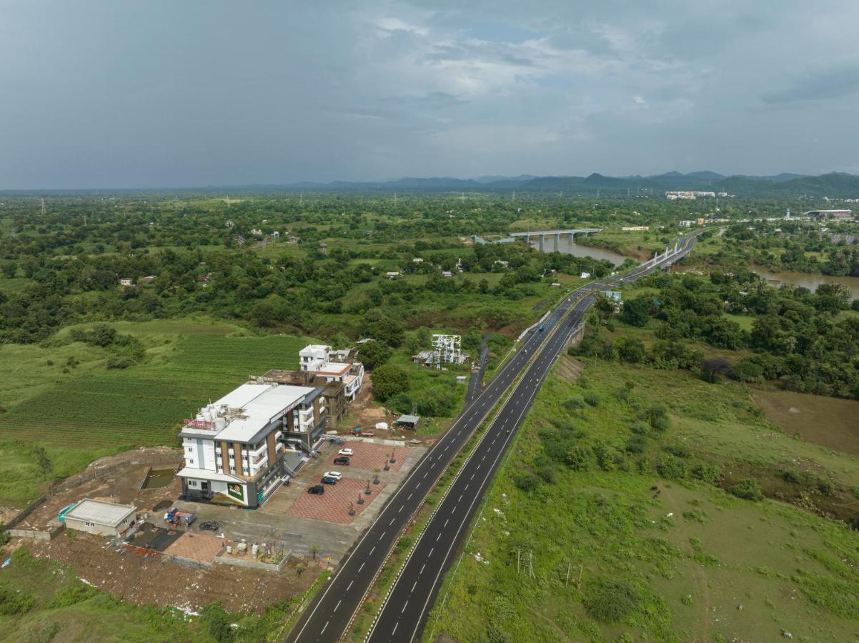 فندق The Scenic Unity Garudeshwar المظهر الخارجي الصورة